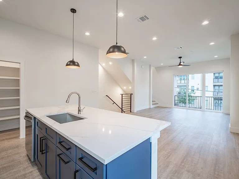 1614 N Fitzhugh Ave #101 — Photo 12