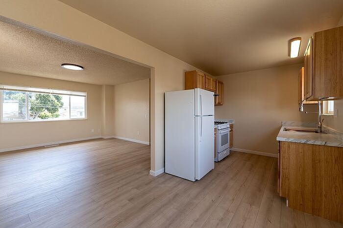 1st image of 1185 Amador Ave #B