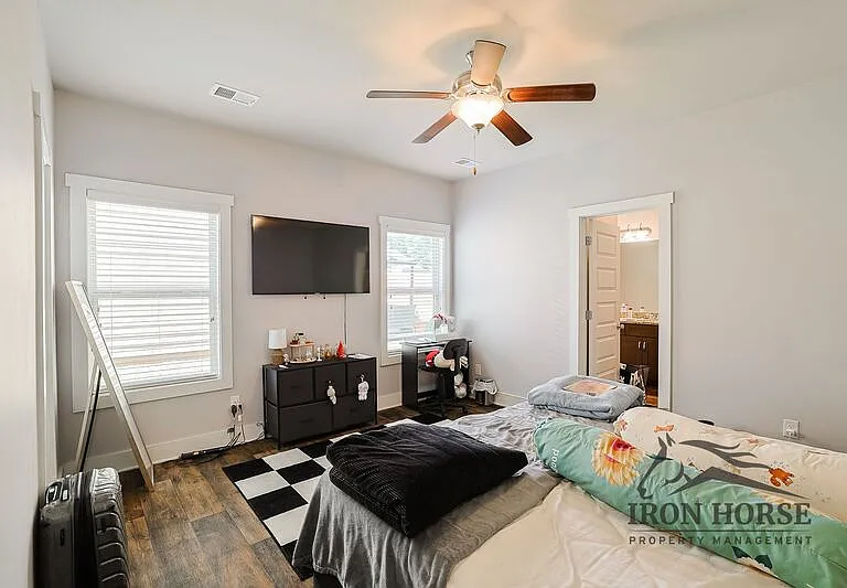 484 Park West Blvd — Photo 15