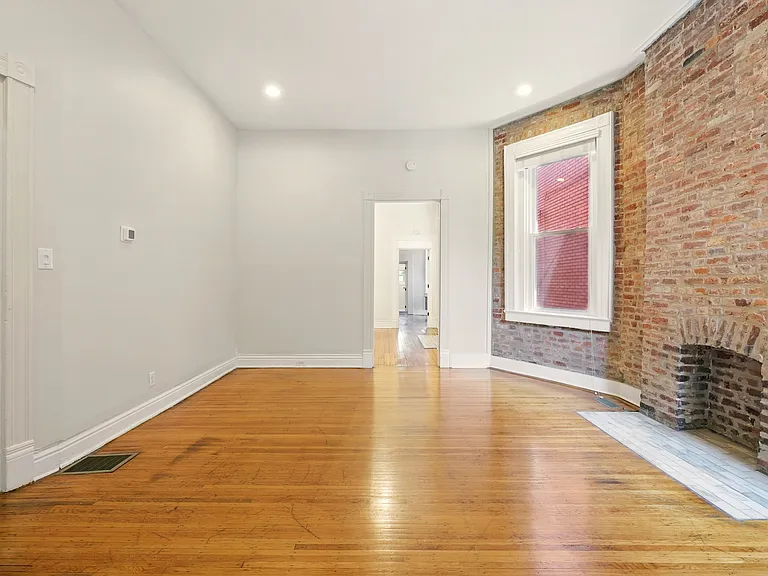 1025 S 1st St #1 — Photo 14