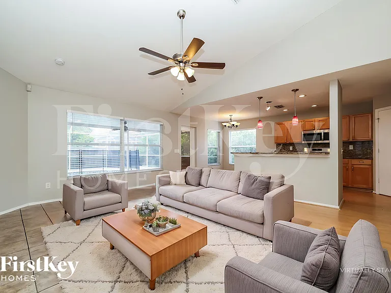 11764 Shirburn Cir — Photo 3