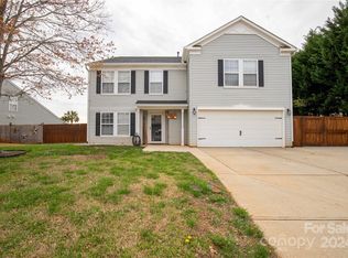 904 Poplar Forest Rdg, Clover, SC 29710