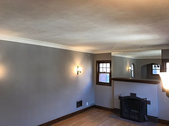 3rd image of 908 S 38th Ave