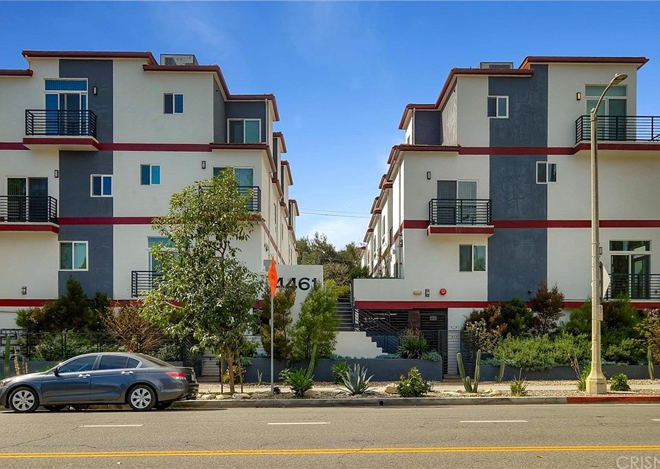 1st image of 4461 Tujunga Ave Unit 104