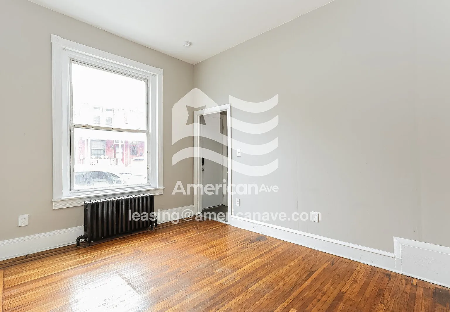 3 bed, 1.0 bath, 1081 sqft, $1,197 — Photo 3