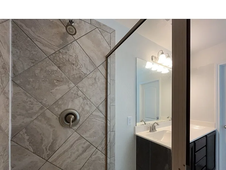 401 Ruby Ritz #401 — Photo 27
