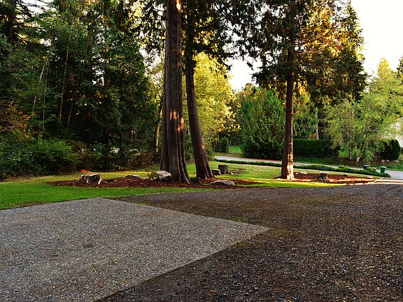 4th image of 12209 215th Pl SE