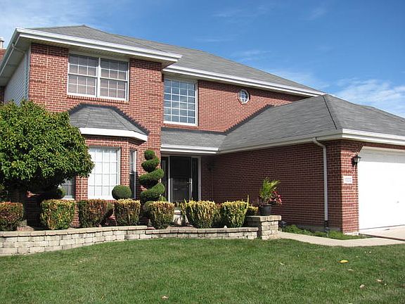 4th image of 1330 Hillcrest Ln