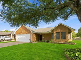 2755 N Larkspur Cir, Pearland, TX 77584