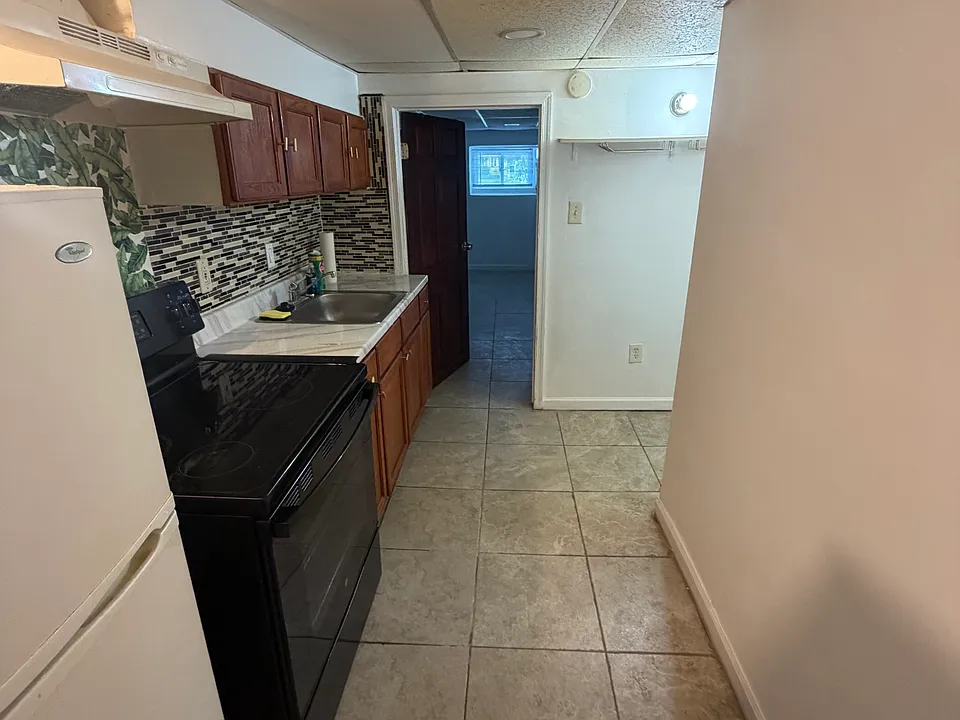 5245 E Roosevelt Blvd #BASEMENT