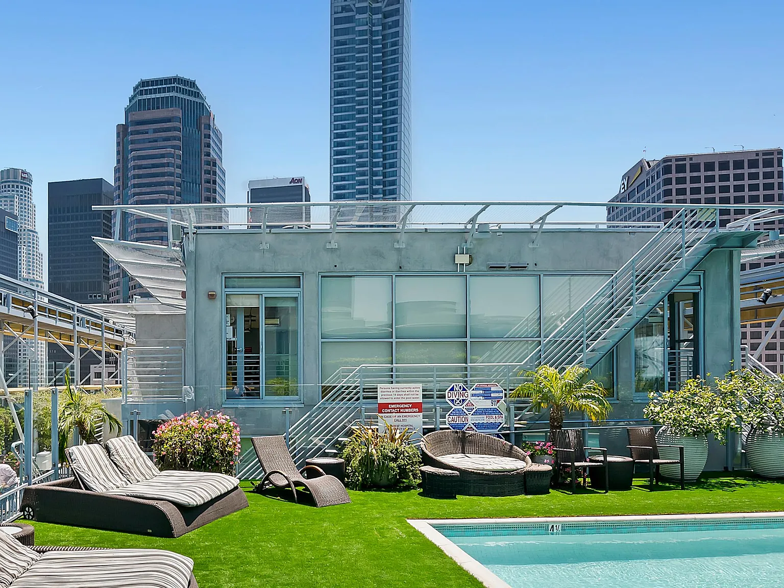 TENTEN Wilshire — Photo 3