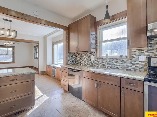 1743 N Main St, Fremont, NE 68025