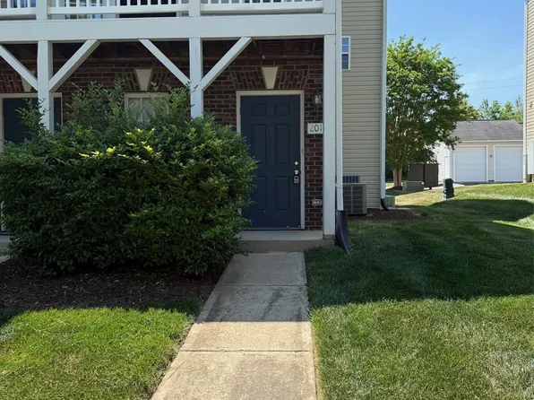 118 Steam Engine Dr Unit 201, Mooresville, NC 28115