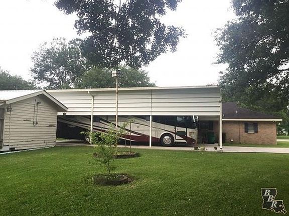 2nd image of 410 Thoroughbred Drive