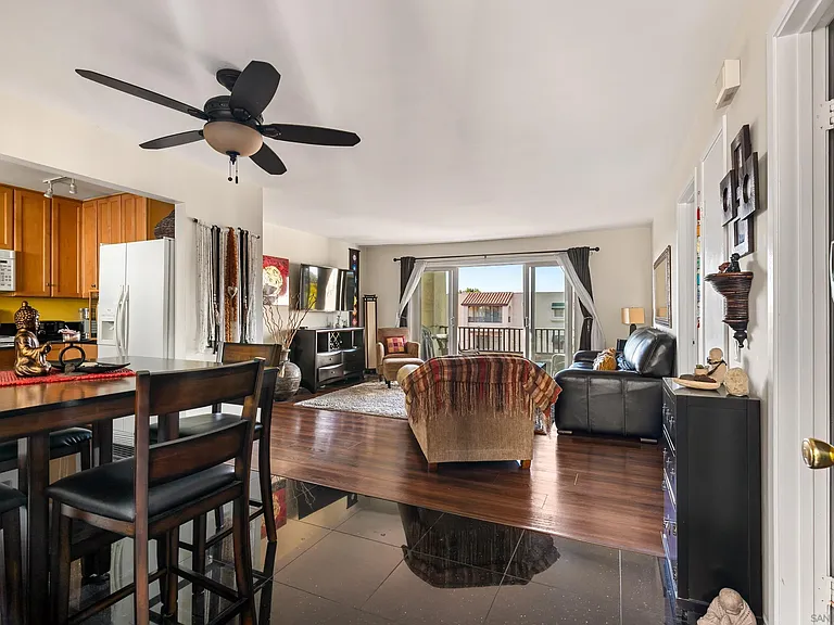 2530 Clairemont Dr #206 — Photo 7
