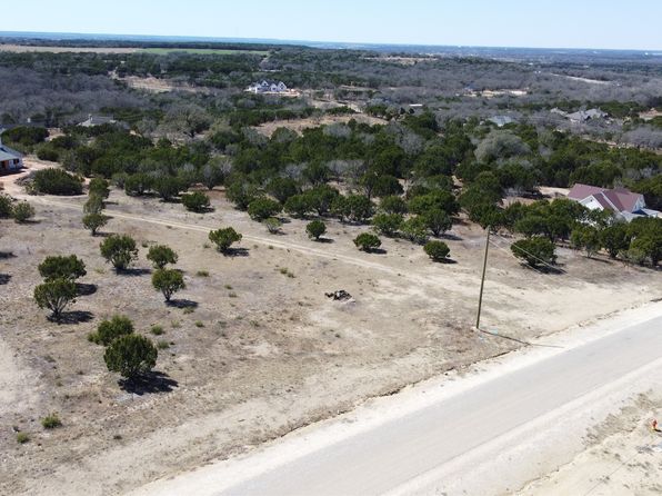 1040 Cedar Hill Dr, Nemo, TX 76070