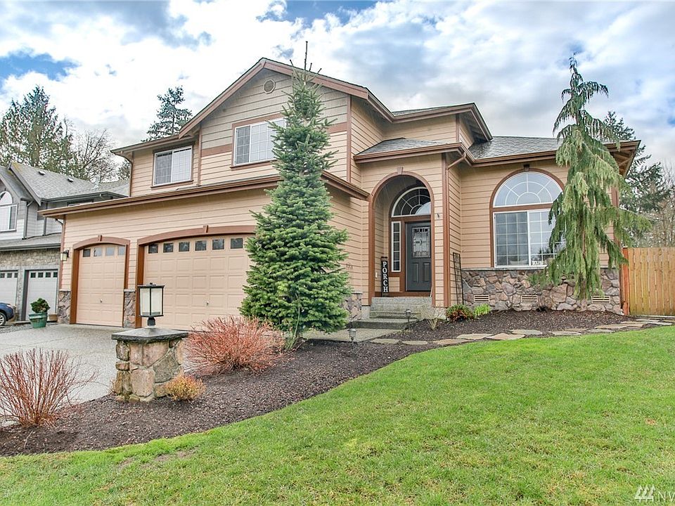 This ten home neighborhood is less than a mile from Wenberg Park and is a short drive from shopping, entertainment, Lake Goodwin, Kayak Point & More!