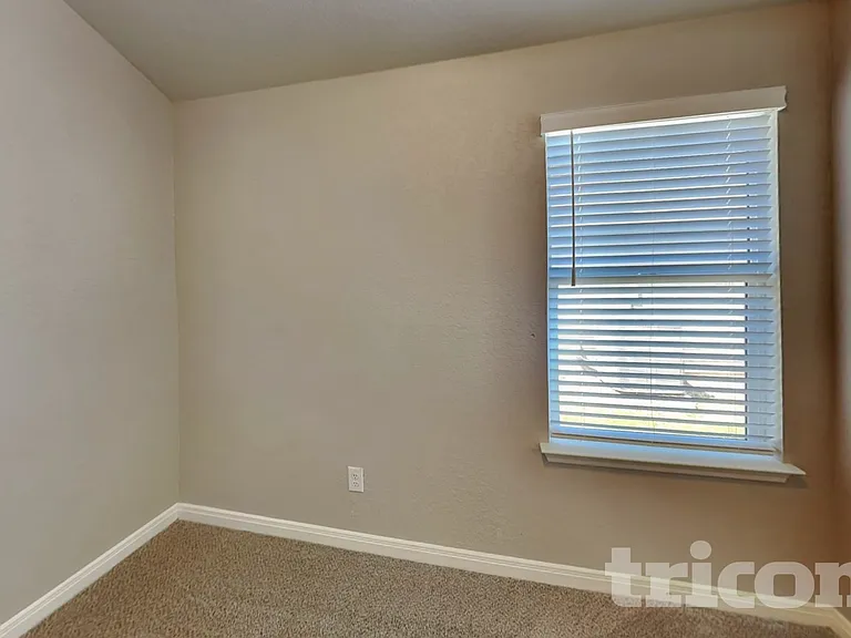 13542 Paxton Blvd — Photo 10
