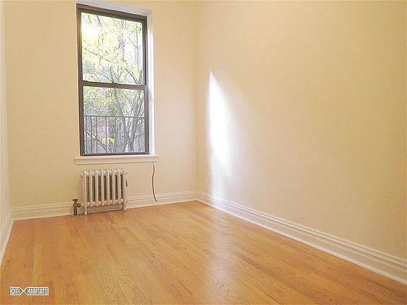 3rd image of 204 W 106th St APT 35