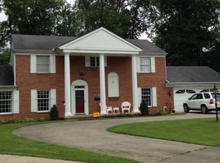 1402 Foxdale Pl, Sidney, OH 45365