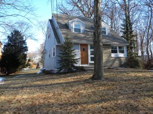 709 Riverview Dr, Totowa, NJ