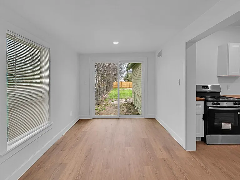1602 Mitchell Ave — Photo 11