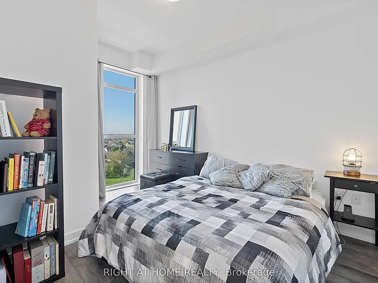450 Dundas St E #804 — Photo 7