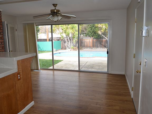 4th image of 1741 Clovis Ave