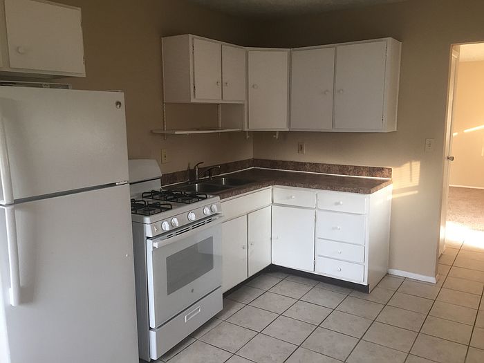 2nd image of 3711 Laguna Dr