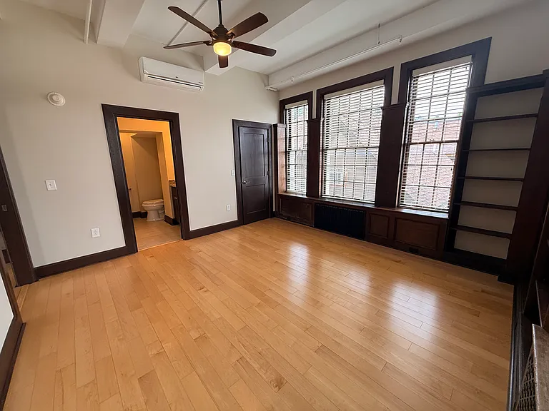 City Club Apartments — Photo 23