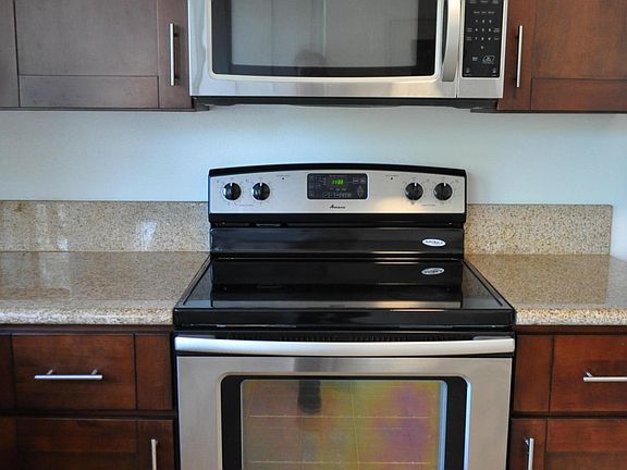 5th image of 551 Serento Cir