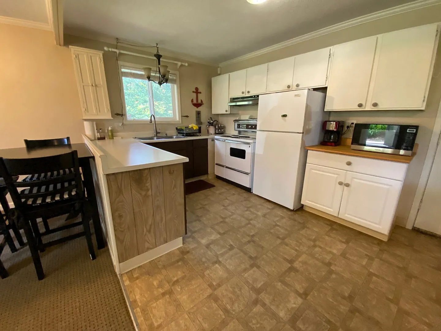 Long Beach Peninsula 2 Bedroom Home W/ Hot Tub, Furnished Mid-Term — Photo 3