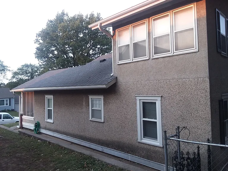 1604 Oneida St — Photo 9