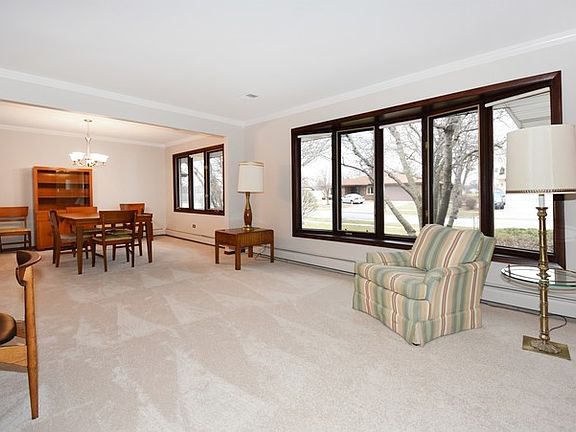 3rd image of 14243 Meadowview Ct
