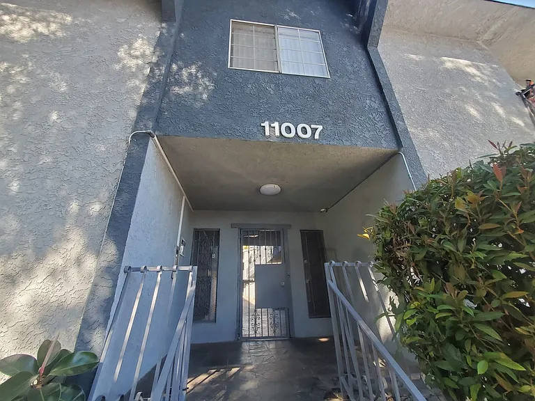 11007 Hartsook St #112 — Photo 3
