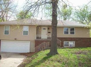 13302 Palmer Ave, Grandview, MO 64030