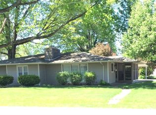 501 S 3rd St, Effingham, IL 62401