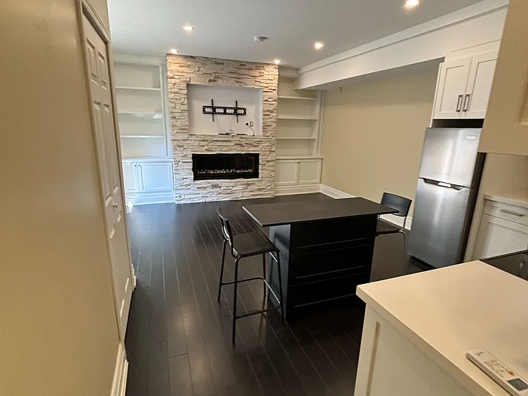 81 Chestnut Hills Pkwy #LOWER — Photo 7