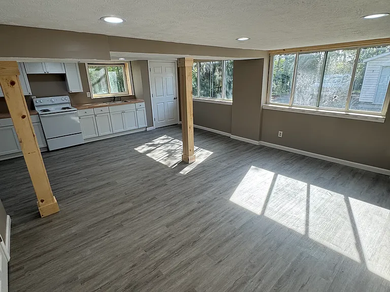 713 W Main St — Photo 8