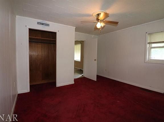 3rd image of 818 Clinton St