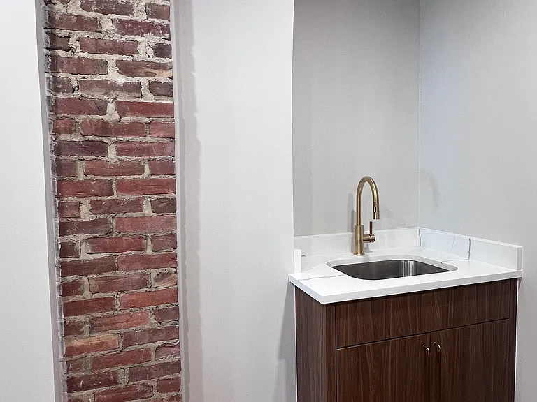 1 Lincoln Ave #2 — Photo 5