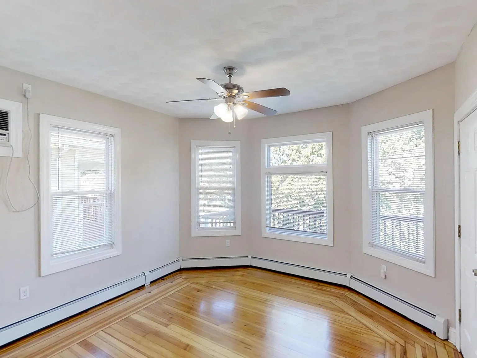 59 Pembroke Avenue — Photo 3