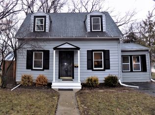 1102 W Ridgeland Ave, Waukegan, IL 60085