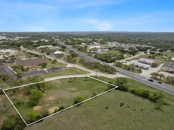 101 Meadow Oaks Dr, Dripping Springs, TX 78620