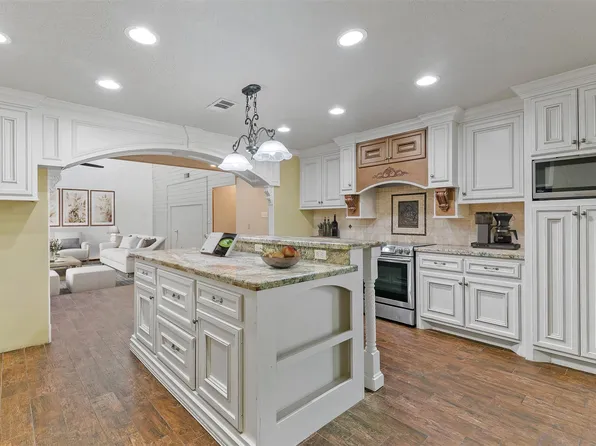 10703 Crestfield Ct, Houston, TX 77070