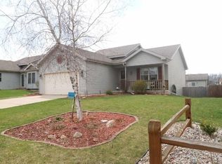 6902 Village Park Dr, Madison, WI 53718