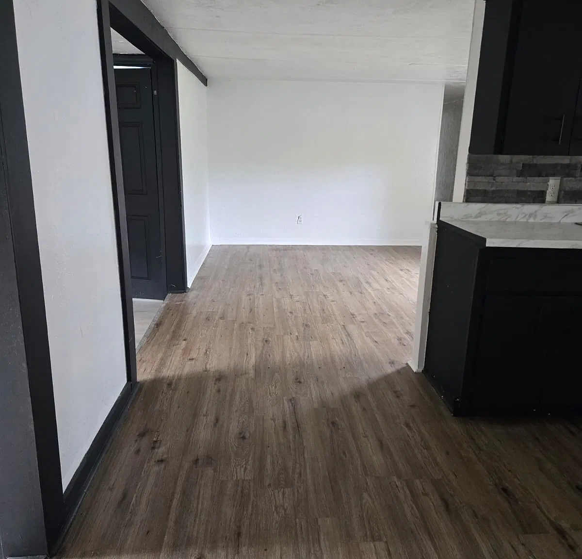 3 bed, 784 sqft, $950 — Photo 4
