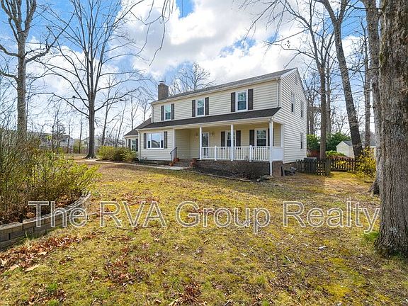 3rd image of 1601 Lancashire Dr