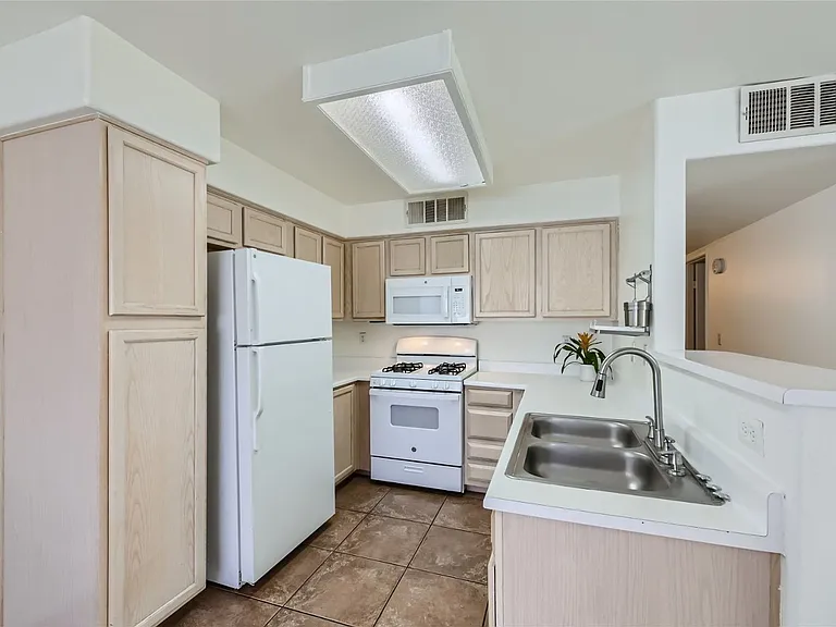 3103 Key Largo Dr #204 — Photo 8