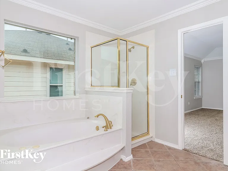 9812 Westmere Ln — Photo 11